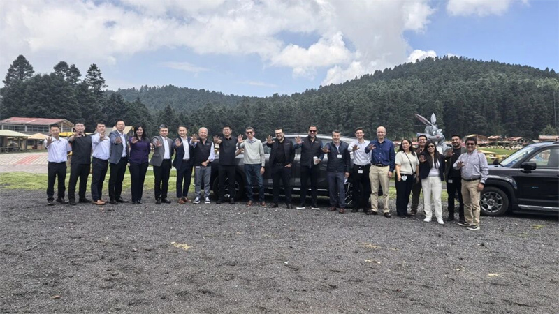 Darbs kopā attīstībai un tiekšanās pēc spēka jūrā! SAIC-GM-Wuling Management apmeklē Meksikas tirgu